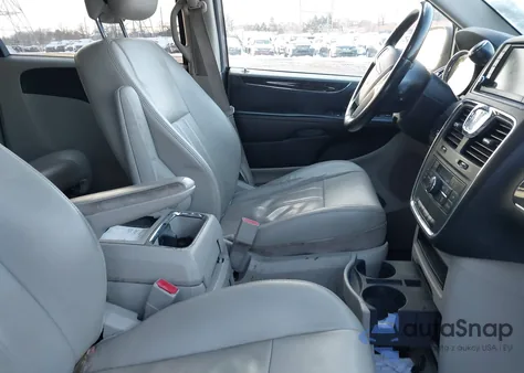 2013 Chrysler Town & Country Touring из США, поврежденный, VIN 2C4RC1BG8DR526533